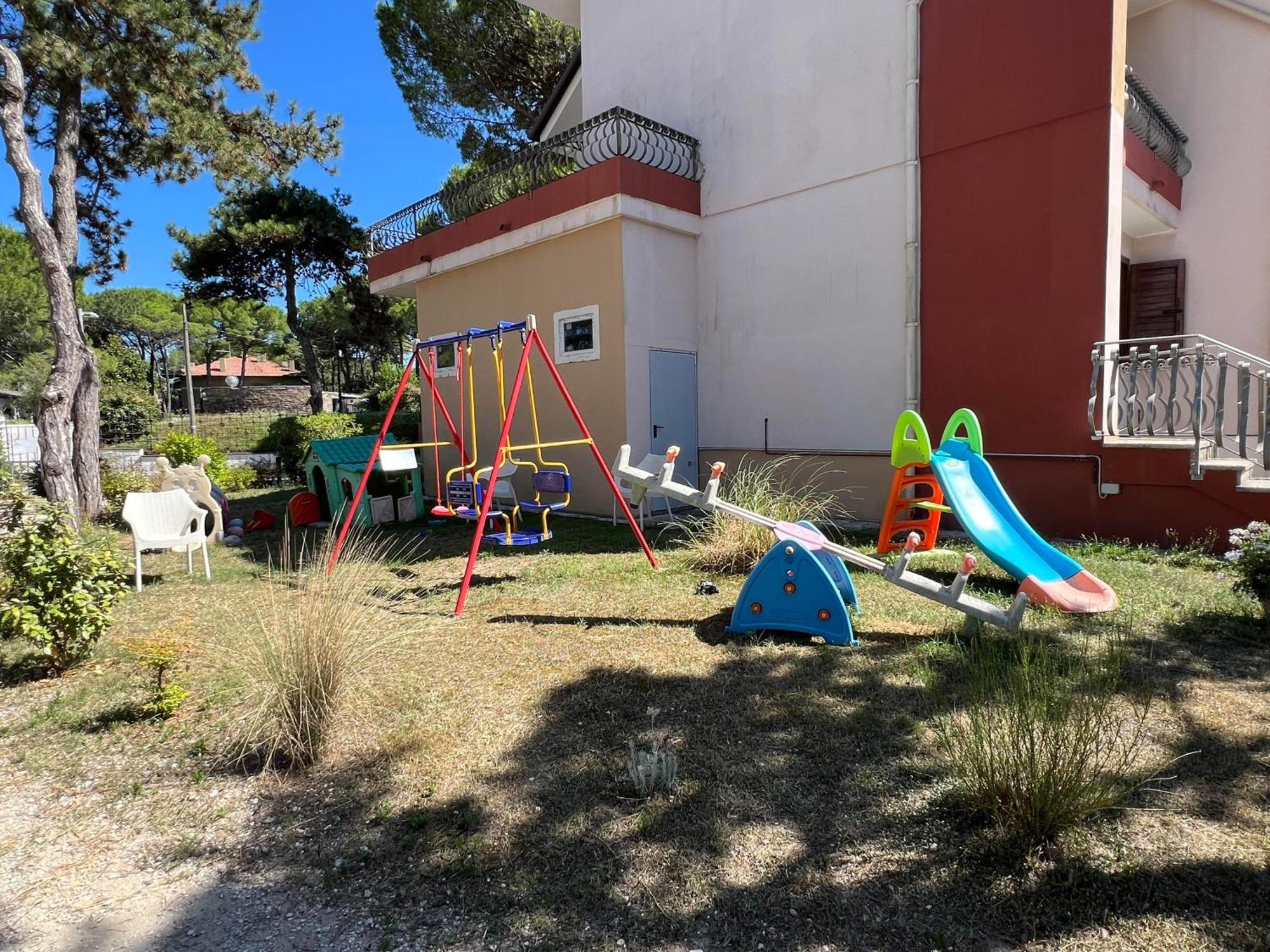 Casa Bianca Village Apartments Lignano Sabbiadoro Exterior photo