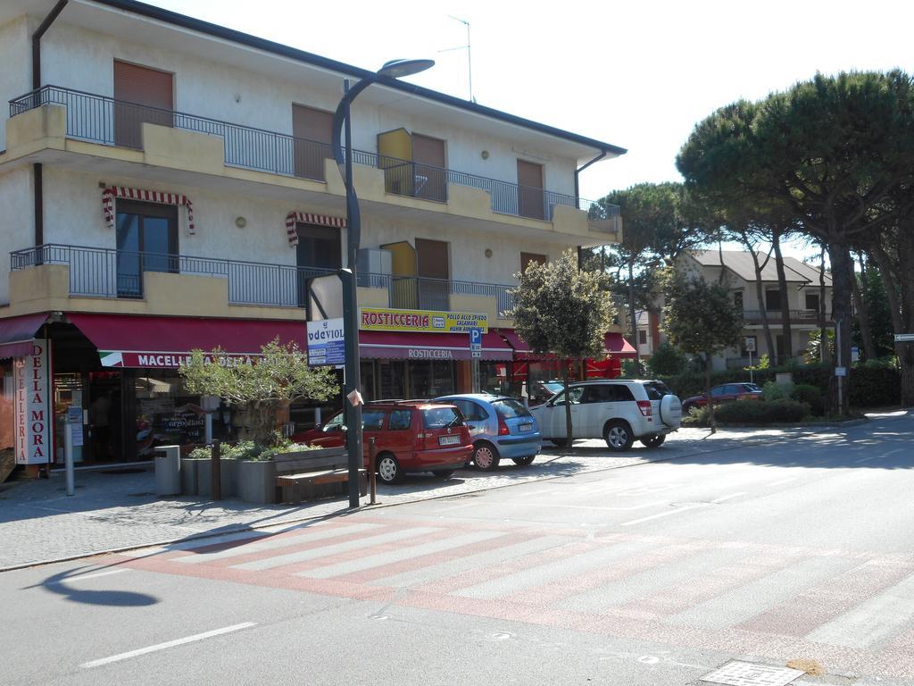 Casa Bianca Village Apartments Lignano Sabbiadoro Exterior photo